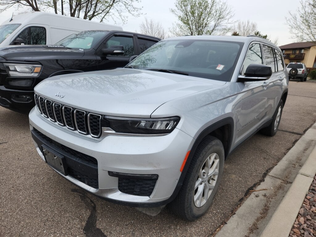 View vehicle photo 3