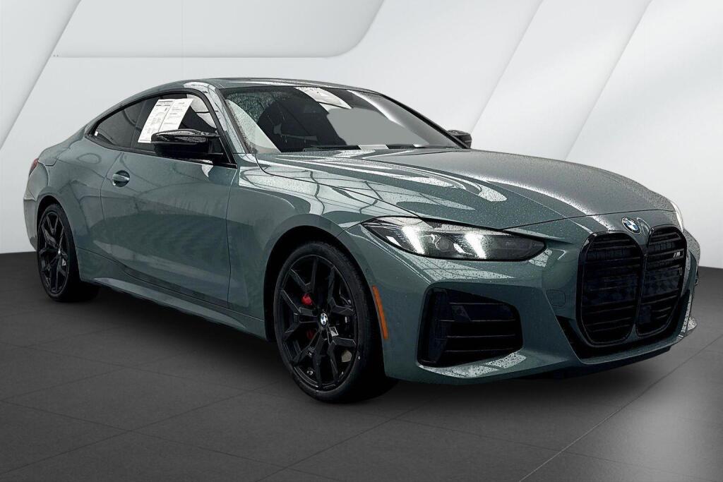 Cape York Green Metallic 2026 BMW 4 Series M440i Coupe xDrive Coupe All-Wheel Drive Automatic