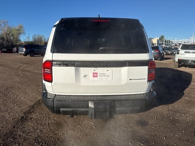 View vehicle photo 4