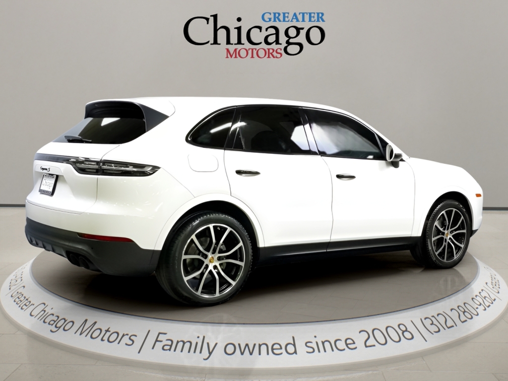 View vehicle photo 5