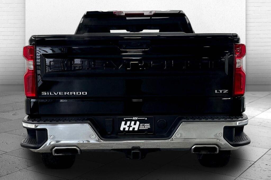 View vehicle photo 6