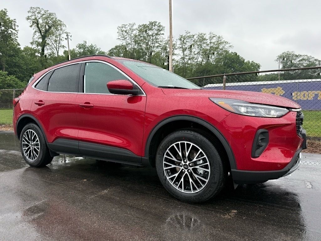 Red Metallic 2025 Ford Escape Hybrid Plug-in SUV / Crossover Front-Wheel Drive Continuously Variable Transmission