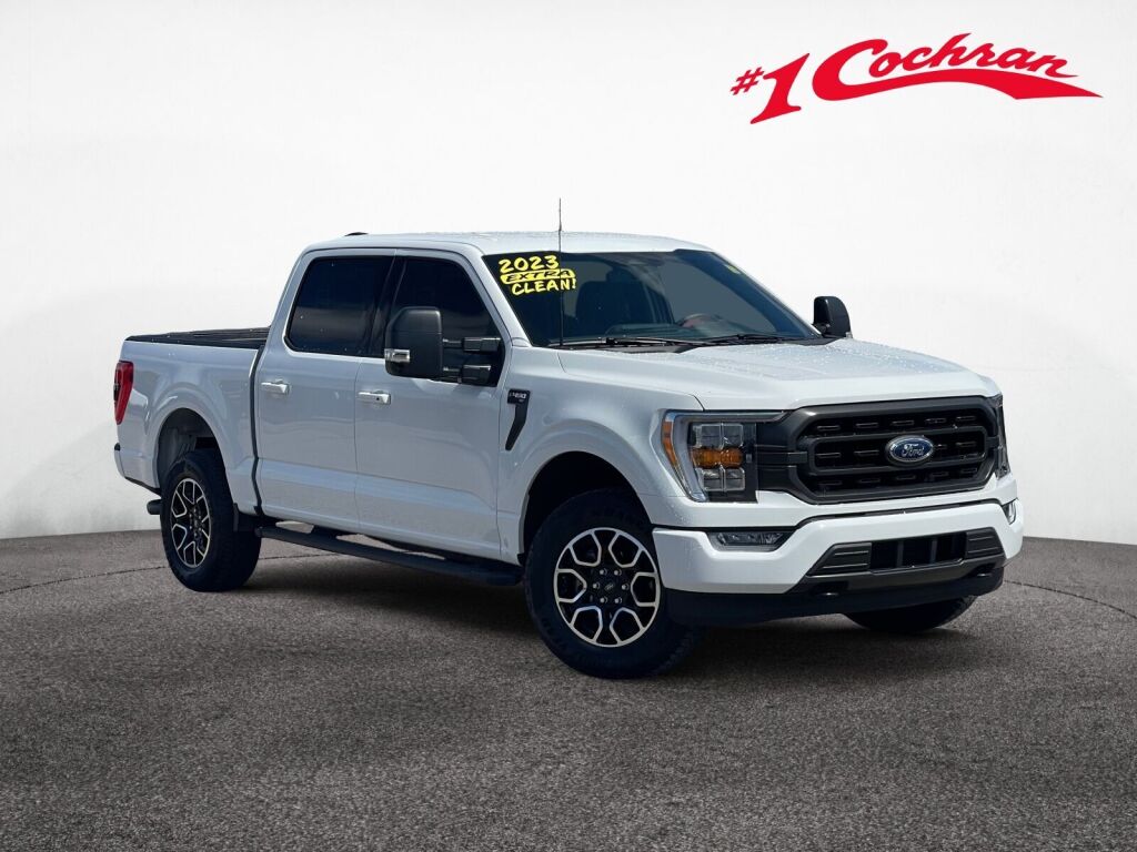 Oxford White 2023 Ford F-150 XLT SuperCrew 4WD Pickup Truck Four-Wheel Drive Automatic