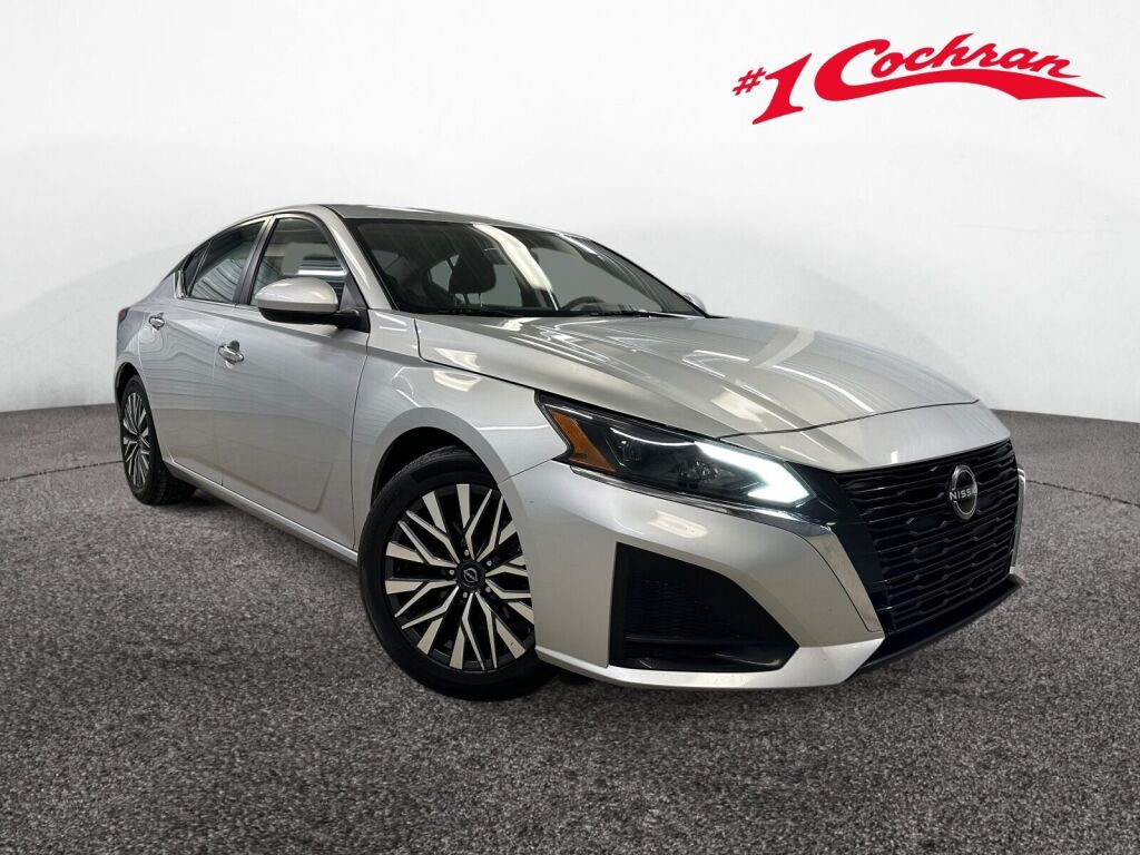 Brilliant Silver Metallic 2023 Nissan Altima 2.5 SV FWD Sedan Front-Wheel Drive Continuously Variable Transmission