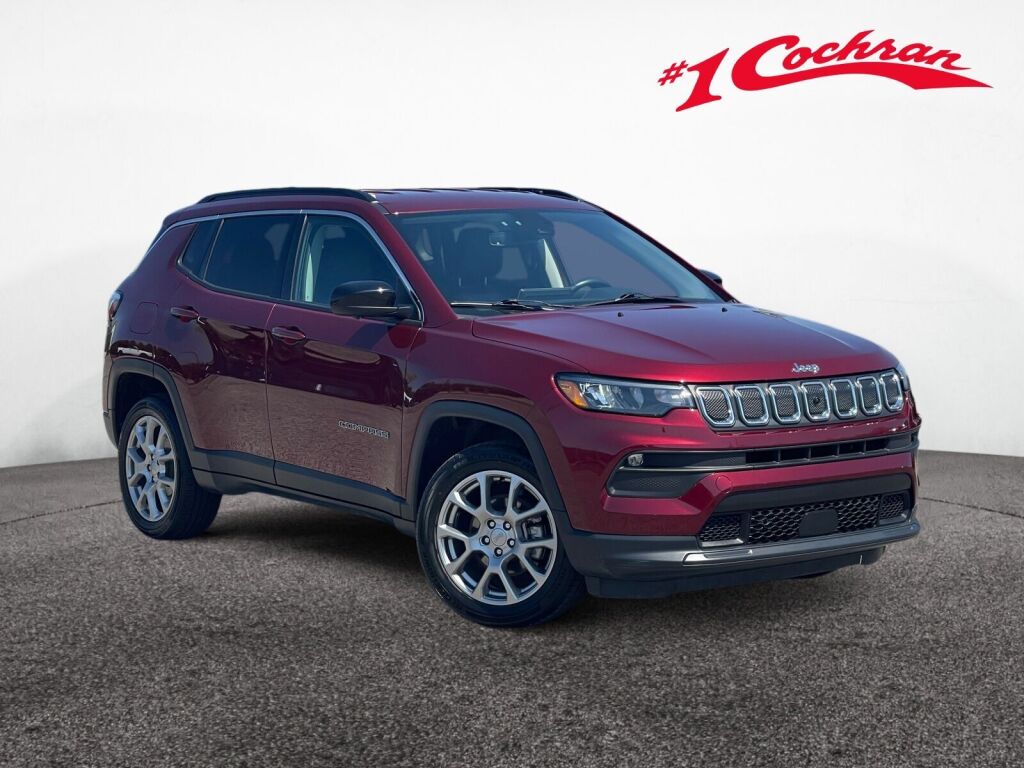 Velvet Red Pearlcoat 2022 Jeep Compass Latitude Lux 4WD SUV / Crossover Four-Wheel Drive 9-Speed Automatic