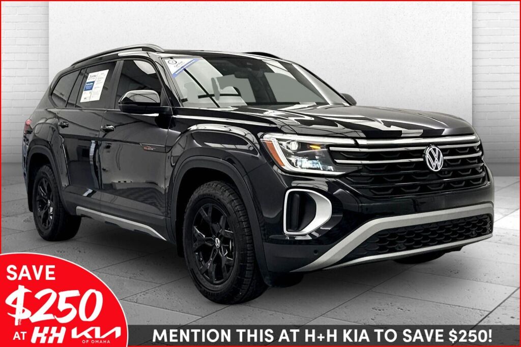 Deep Black Pearl 2024 Volkswagen Atlas Peak Edition SEL 4Motion AWD SUV / Crossover All-Wheel Drive Automatic