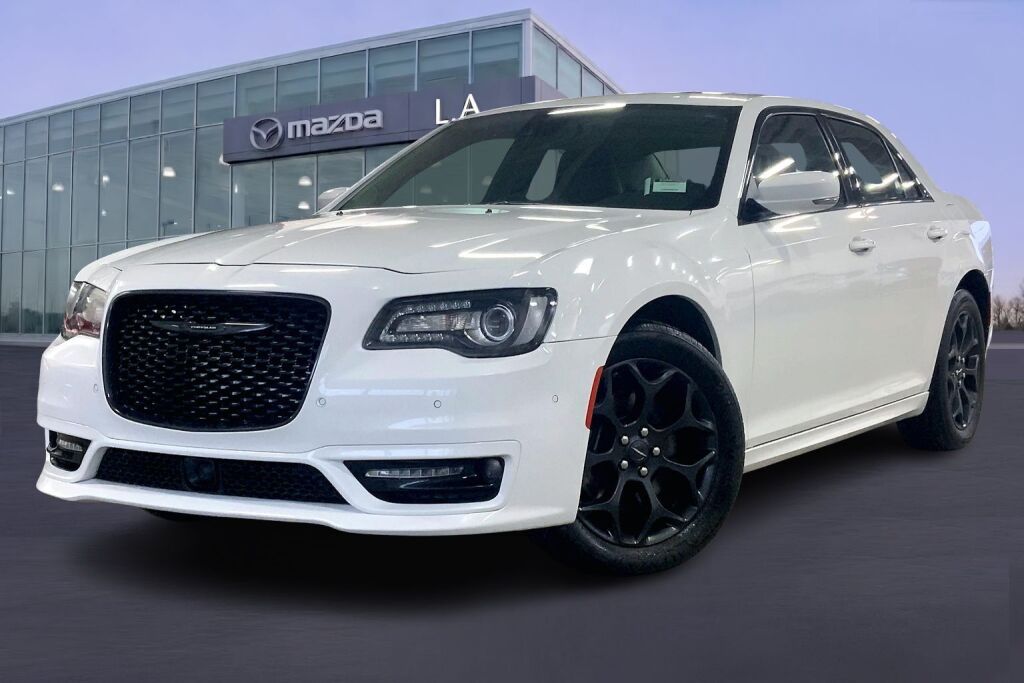 2023 Chrysler 300 Touring L AWD