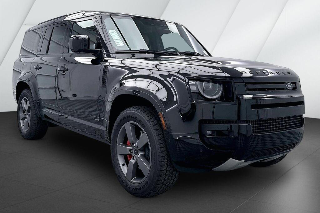 Santorini Black Metallic 2026 Land Rover Defender 130 P400 X AWD SUV / Crossover All-Wheel Drive Automatic