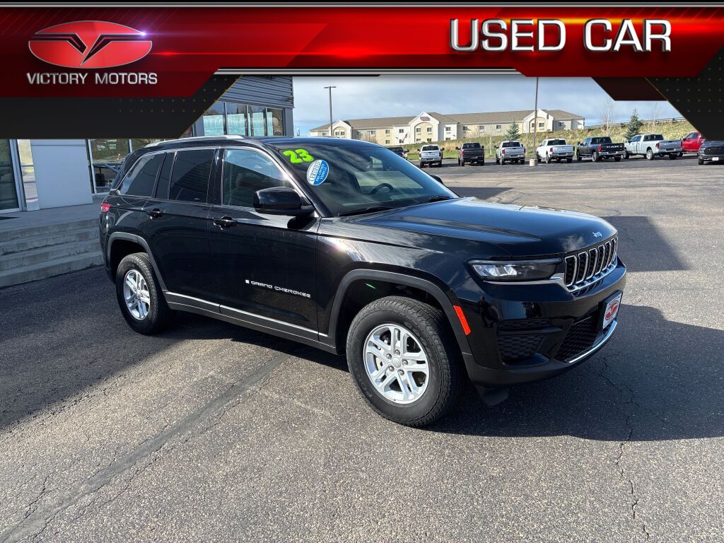 2023 Jeep Grand Cherokee Laredo 4WD