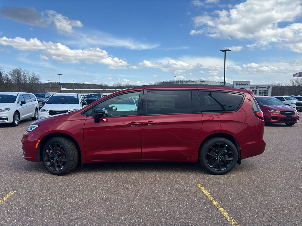 View vehicle photo 3