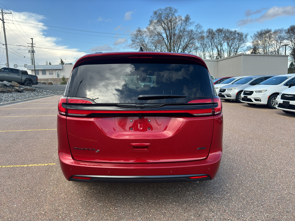 View vehicle photo 5