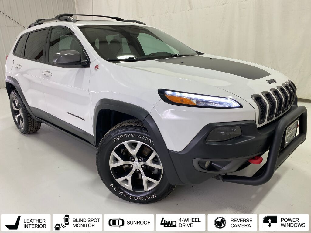2018 Jeep Cherokee Trailhawk Bright White Clearcoat at Bob Ruth Ford