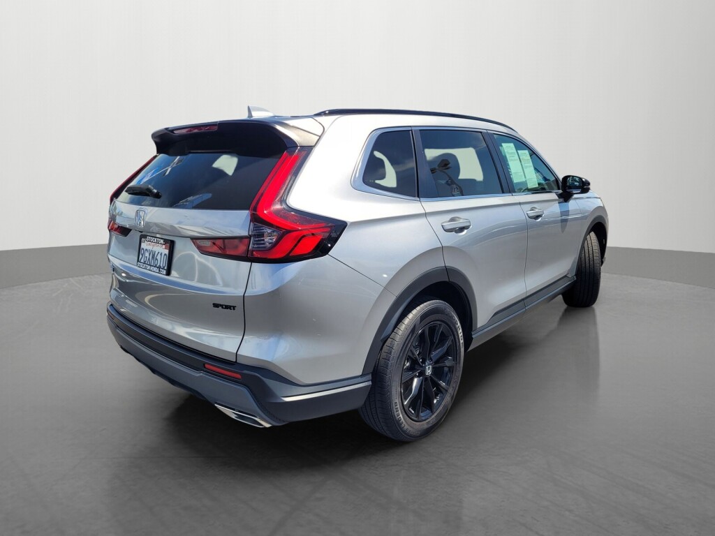 View vehicle photo 5