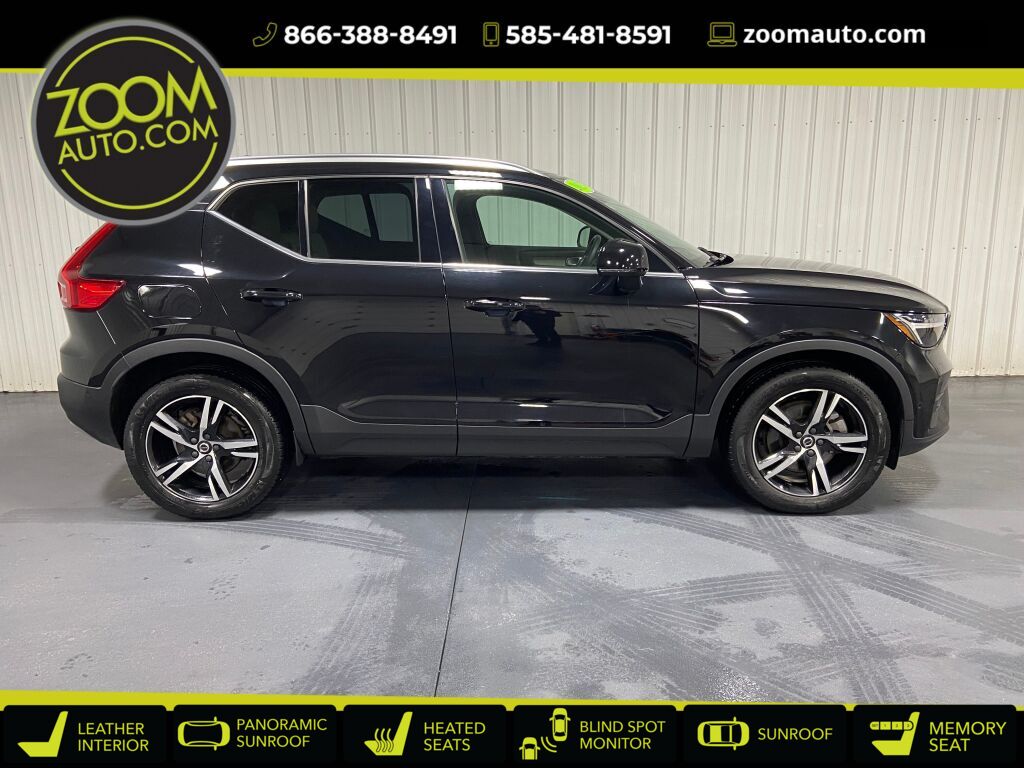 Black 2023 Volvo XC40 B5 Plus Bright Theme AWD SUV / Crossover All-Wheel Drive 8-Speed Automatic