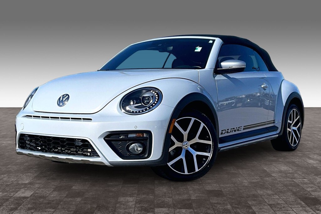 2018 Volkswagen Beetle 2.0T Dune Convertible FWD