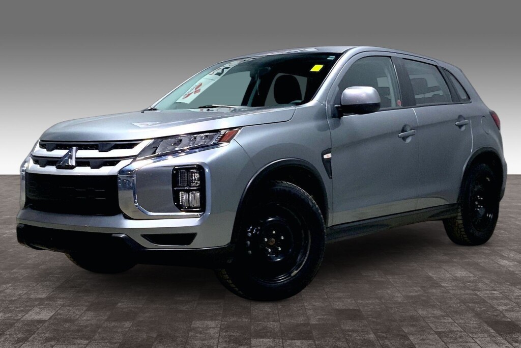 2023 Mitsubishi RVR ES AWC