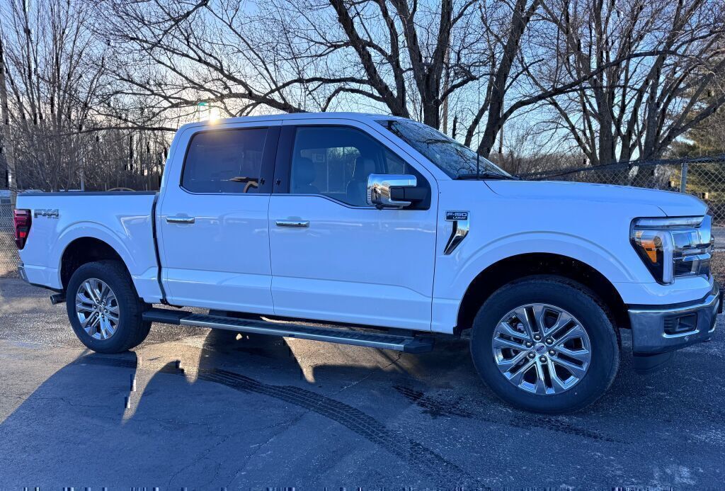 Oxford White 2025 Ford F-150 Lariat SuperCrew 4WD Pickup Truck Four-Wheel Drive Automatic