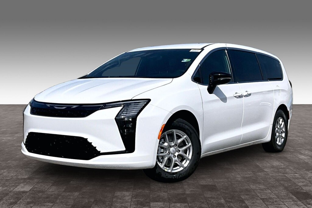 2027 Chrysler Pacifica Select FWD