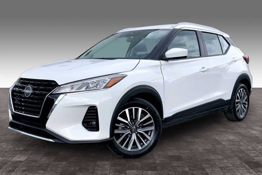 White 2025 Nissan Kicks SV FWD SUV / Crossover Front-Wheel Drive Automatic