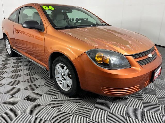Sunburst Orange II Metallic 2006 Chevrolet Cobalt LS Coupe FWD Coupe Front-Wheel Drive 4-Speed Automatic Overdrive