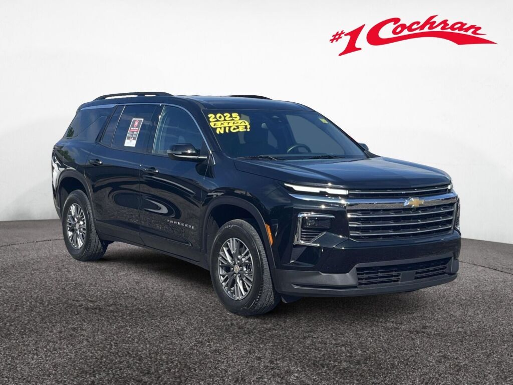 Mosaic Black Metallic 2025 Chevrolet Traverse SUV / Crossover Front-Wheel Drive 8-Speed Automatic