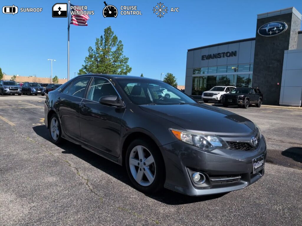 Magnetic Gray Metallic 2012 Toyota Camry SE Sedan Front-Wheel Drive 6-Speed Automatic