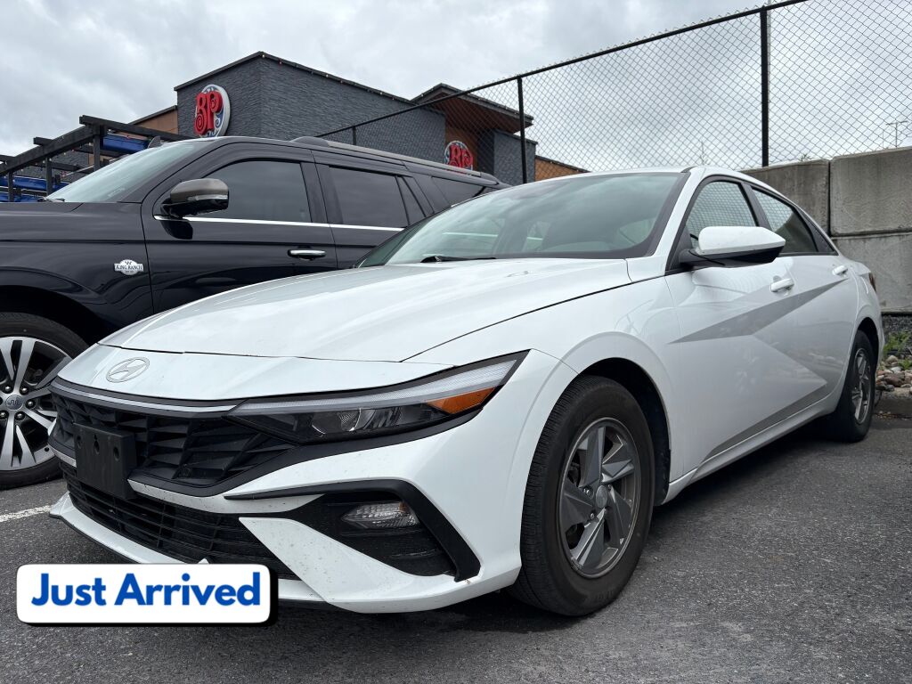 2024 Hyundai Elantra Essential FWD