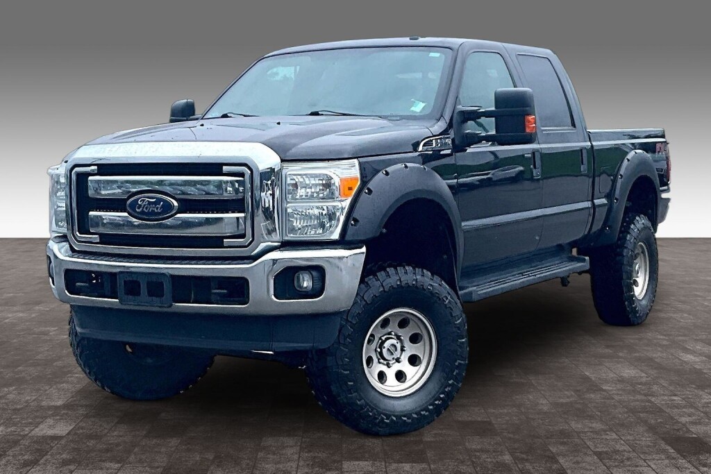 Black 2016 Ford F-250 Super Duty Pickup Truck Four-Wheel Drive Automatic