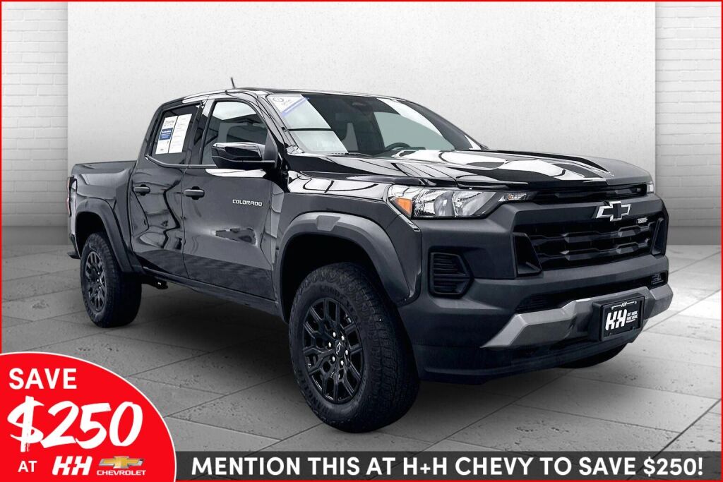 Black 2026 Chevrolet Colorado Pickup Truck Four-Wheel Drive 8-Speed Automatic