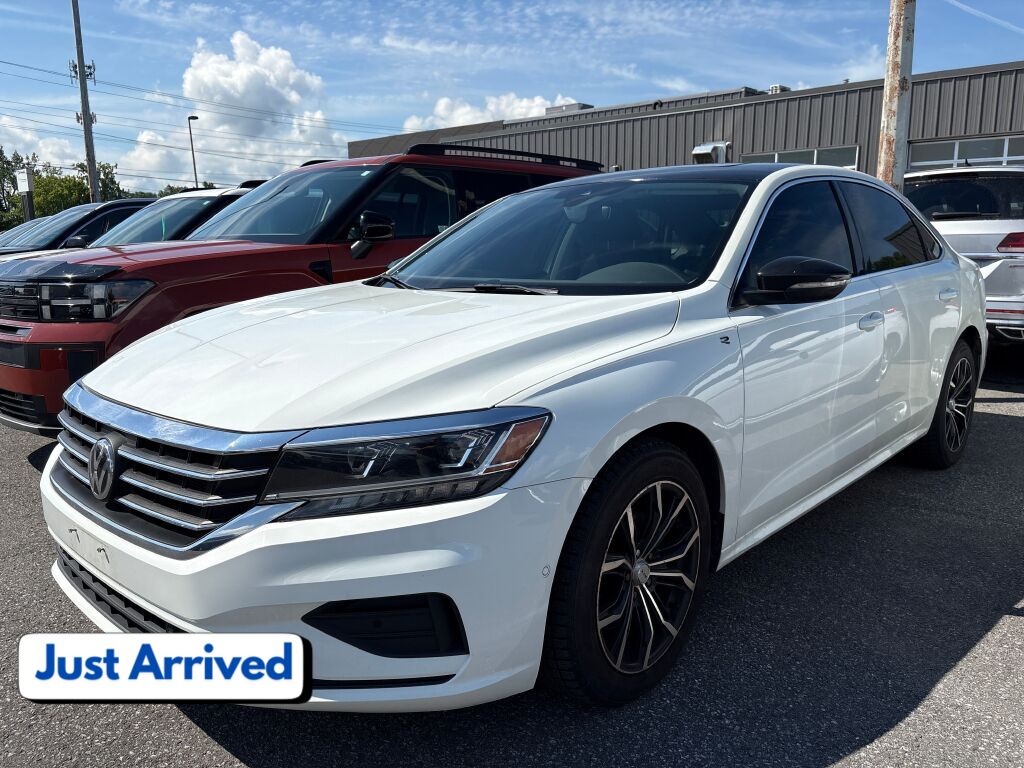 Pure White 2020 Volkswagen Passat Sedan 6-Speed Automatic