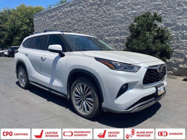 White (Wind Chill Pearl) 2024 Toyota Highlander SUV / Crossover All-Wheel Drive 8-Speed Automatic