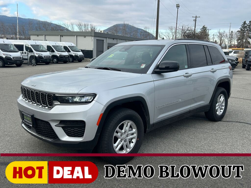 2024 Jeep Grand Cherokee Laredo 4WD