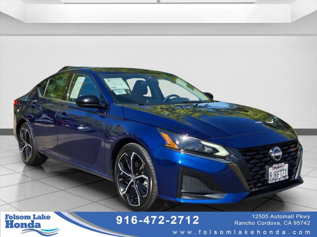 Blue 2024 Nissan Altima Sedan Front-Wheel Drive Continuously Variable Transmission