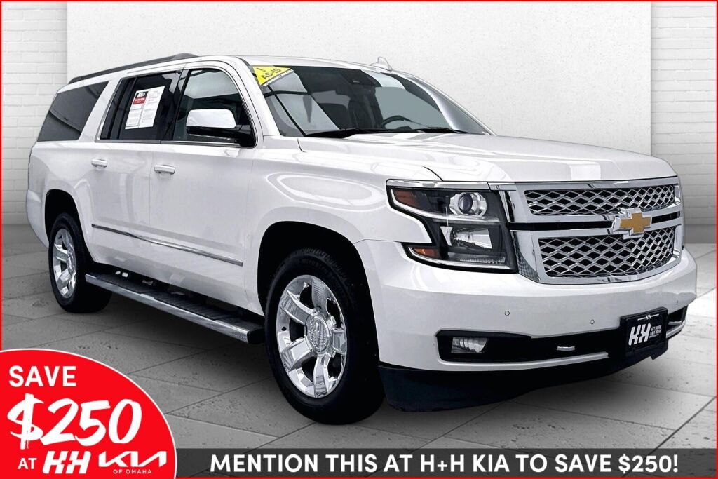 White (Iridescent Pearl Tricoat) 2017 Chevrolet Suburban SUV / Crossover Four-Wheel Drive 6-Speed Automatic