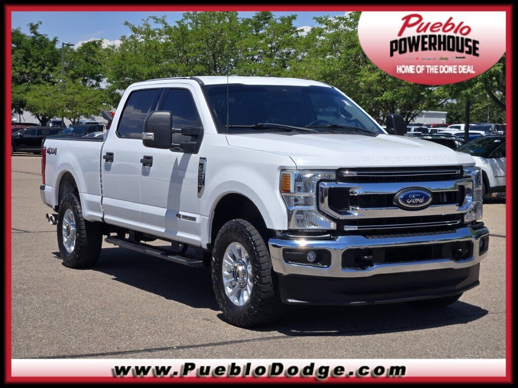 Oxford White 2022 Ford F-250 Super Duty Pickup Truck Four-Wheel Drive Automatic