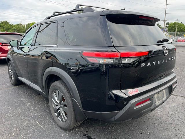 View vehicle photo 5