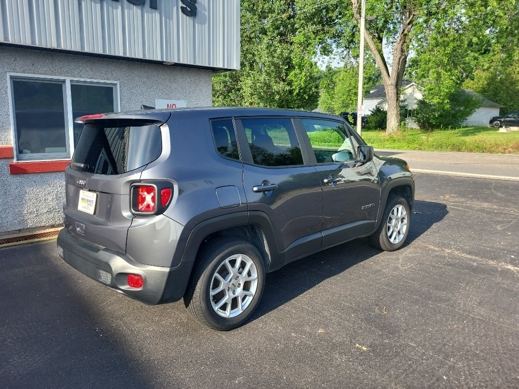 View vehicle photo 5