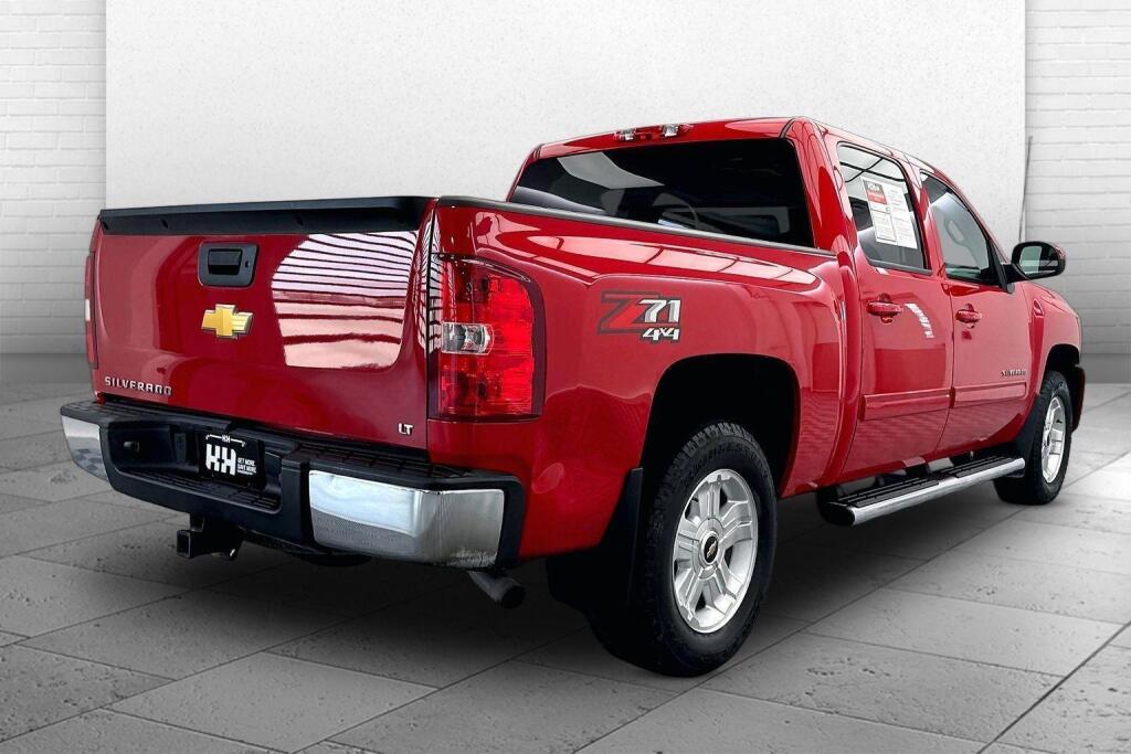 View vehicle photo 6