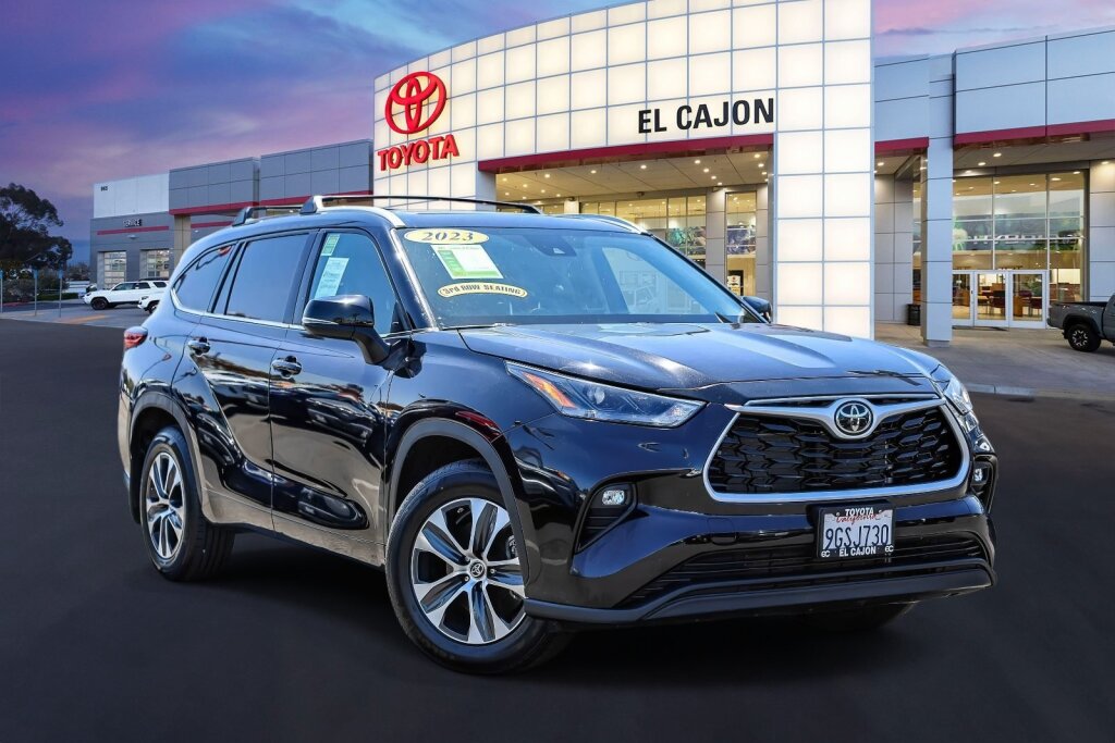 2023 Toyota Highlander XLE FWD