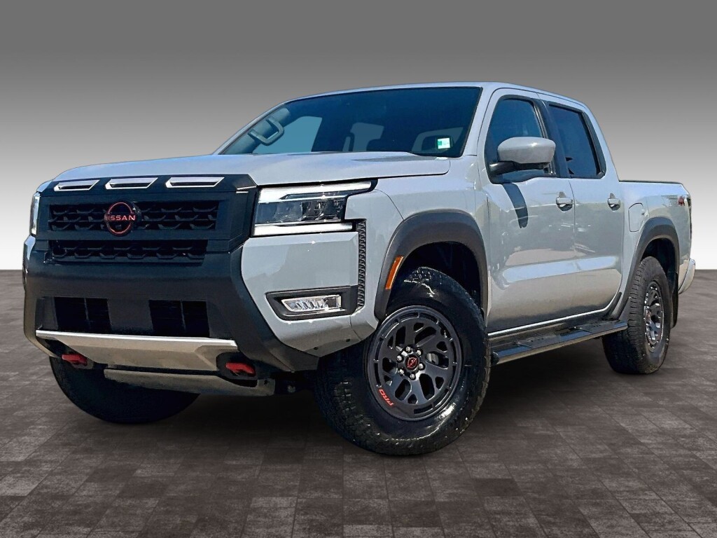 2025 Nissan Frontier PRO-4X Crew Cab 4WD