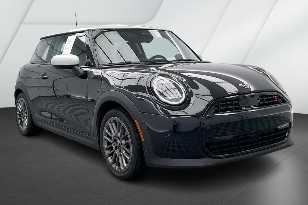 Midnight Black II Metallic 2025 MINI Cooper Hatchback Front-Wheel Drive 7-Speed Dual Clutch