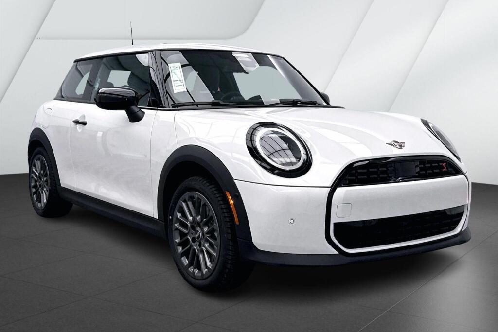 Nanuq White Metallic 2026 MINI Cooper Hatchback Front-Wheel Drive 7-Speed Dual Clutch