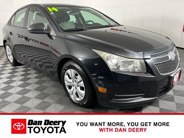  2014 Chevrolet Cruze LS Sedan FWD   