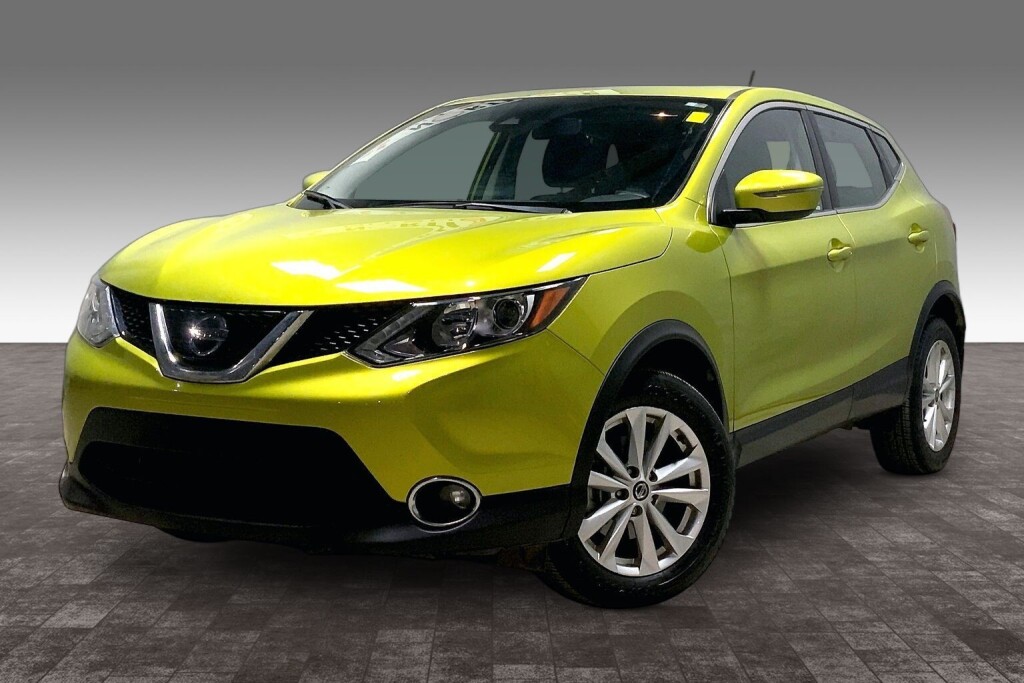 Green 2019 Nissan Qashqai SUV / Crossover Automatic