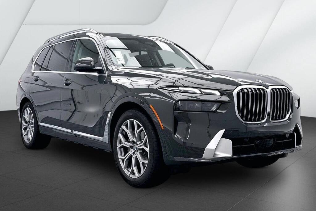 Gray (Dravit Grey Metallic) 2027 BMW X7 SUV / Crossover All-Wheel Drive 