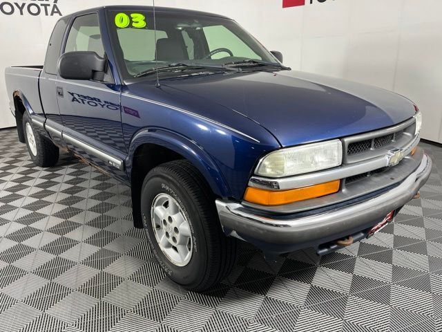  2003 Chevrolet S-10 LS Extended Cab 4WD   