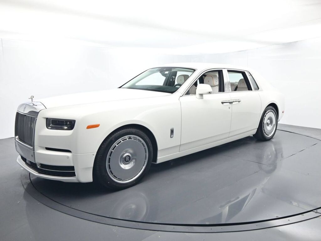 White 2027 Rolls-Royce Phantom Sedan Rear-Wheel Drive 8-Speed Automatic