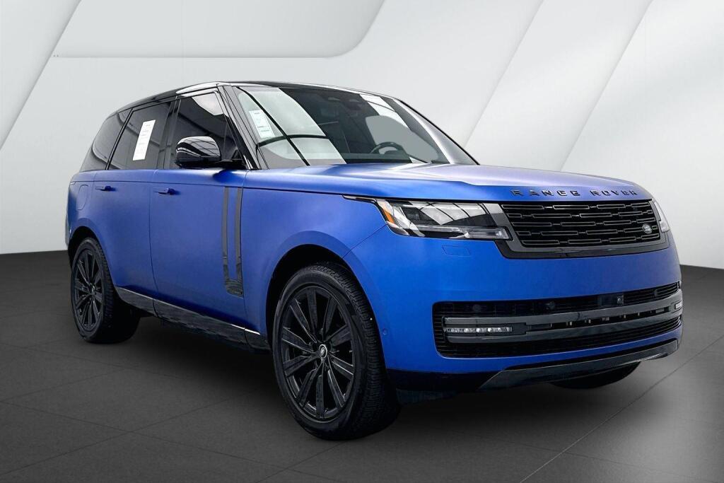 Velocity Blue in Satin Finish 2025 Land Rover Range Rover SUV / Crossover All-Wheel Drive Automatic