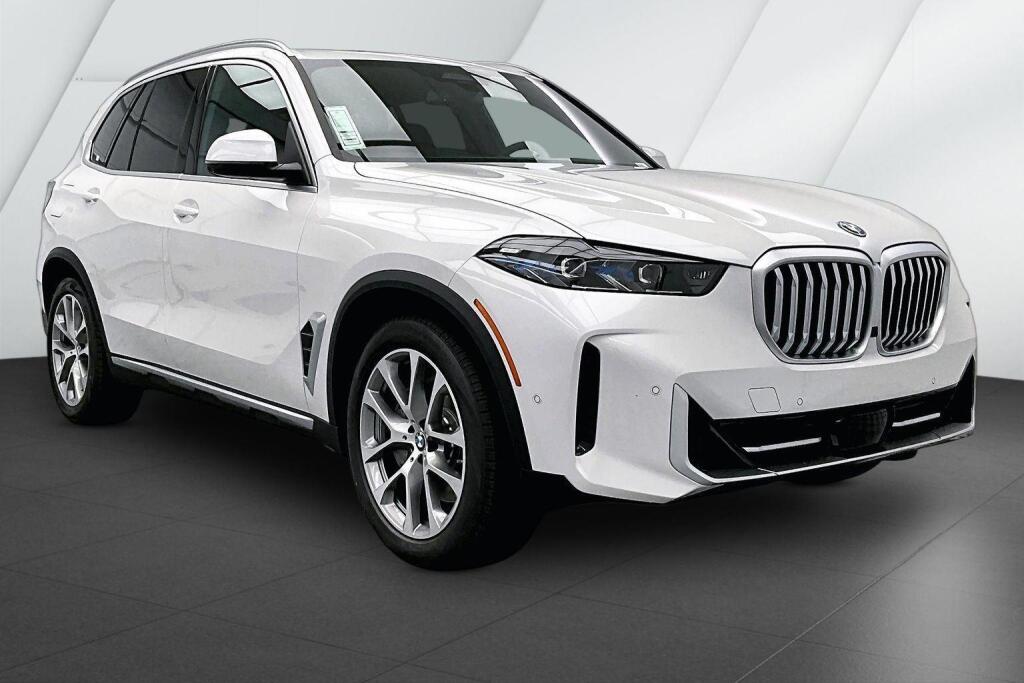 Mineral White Metallic 2026 BMW X5 SUV / Crossover All-Wheel Drive Automatic