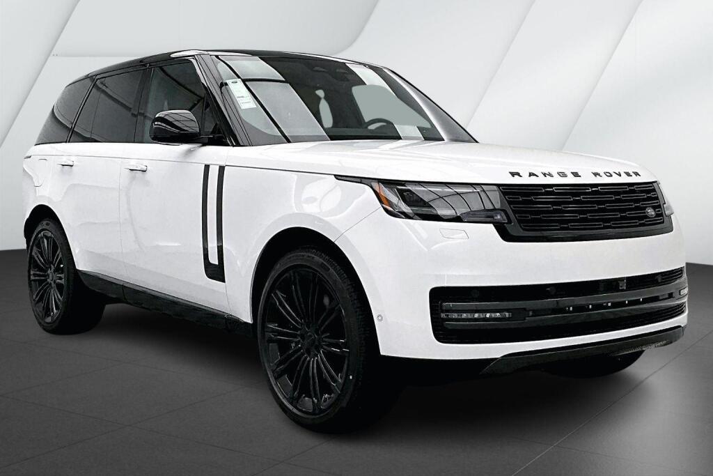 Ostuni Pearl White Premium Metallic 2026 Land Rover Range Rover SUV / Crossover All-Wheel Drive Automatic
